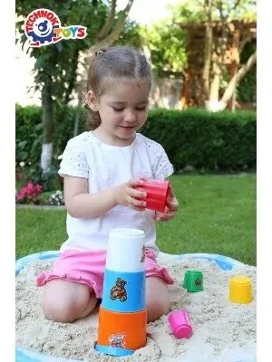 Technok lavinamoji piramidė su kibirėliu