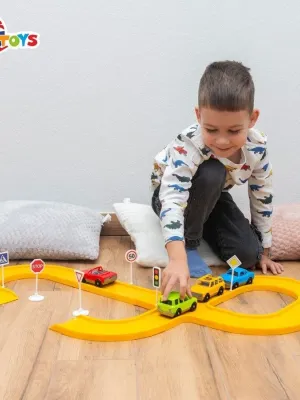 Technok automobilių trasa su mašinytėmis